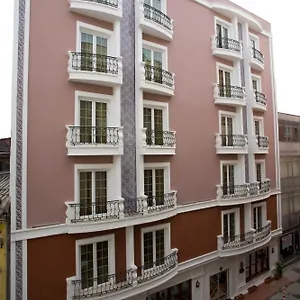 4* Szálloda Maywood